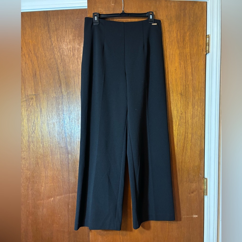 🐠 Tahari Black Wide-Leg Pants Flowing Design